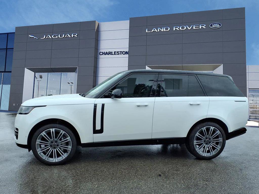 Certified Used 2025 Ostuni Pearl White Premium Metallic Land Rover SE image 2