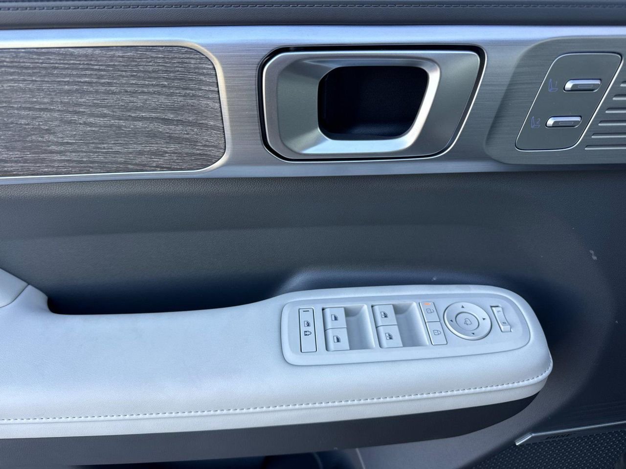New 2027 Gray Hyundai Limited image 10