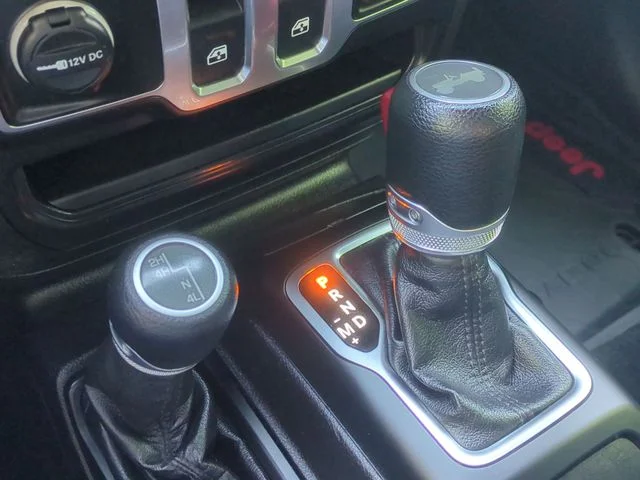 Used 2020 Gray Jeep Sport S image 38