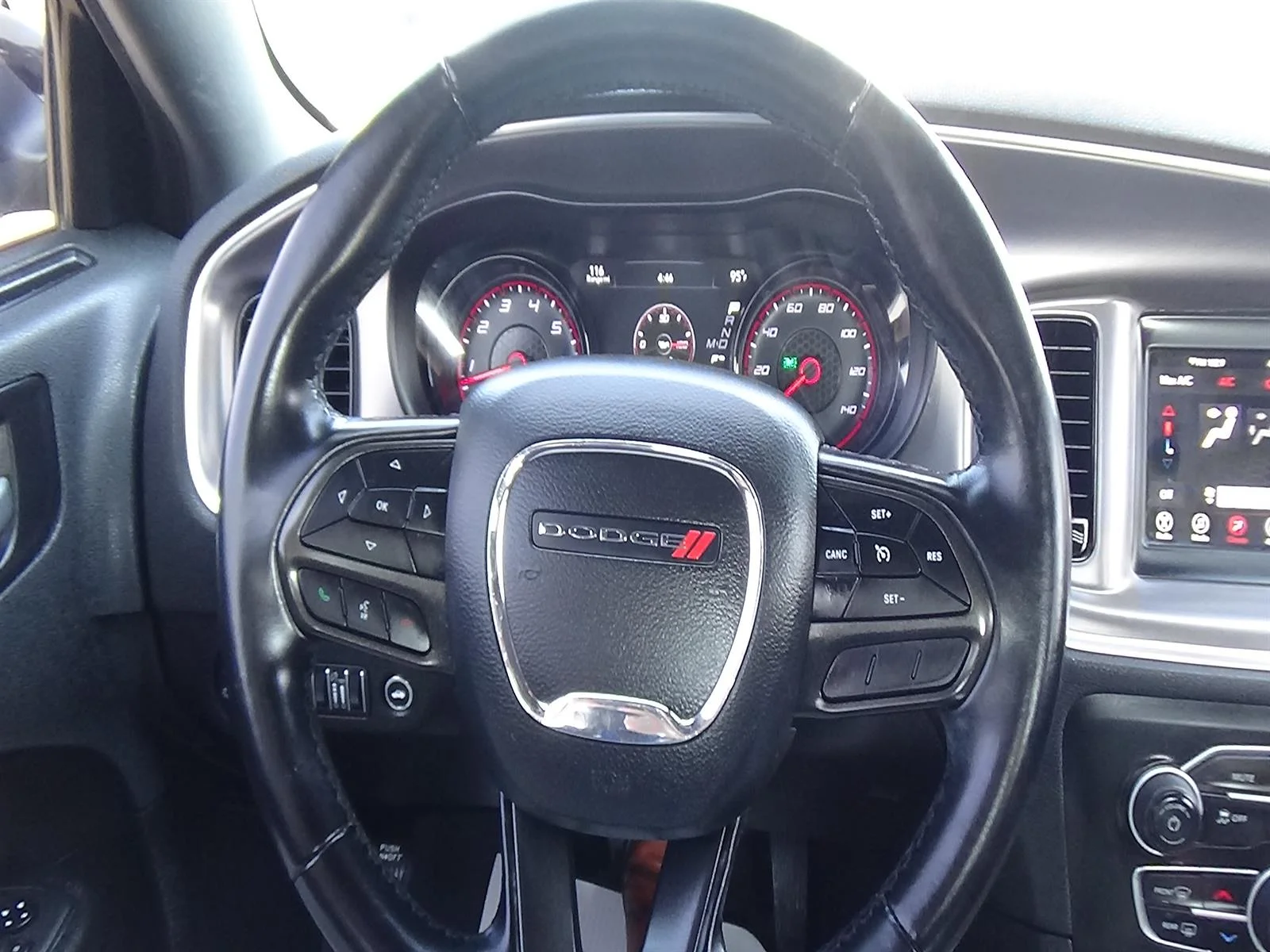 Used 2021 Pitch Black Clear Coat (px8) Dodge SXT image 18
