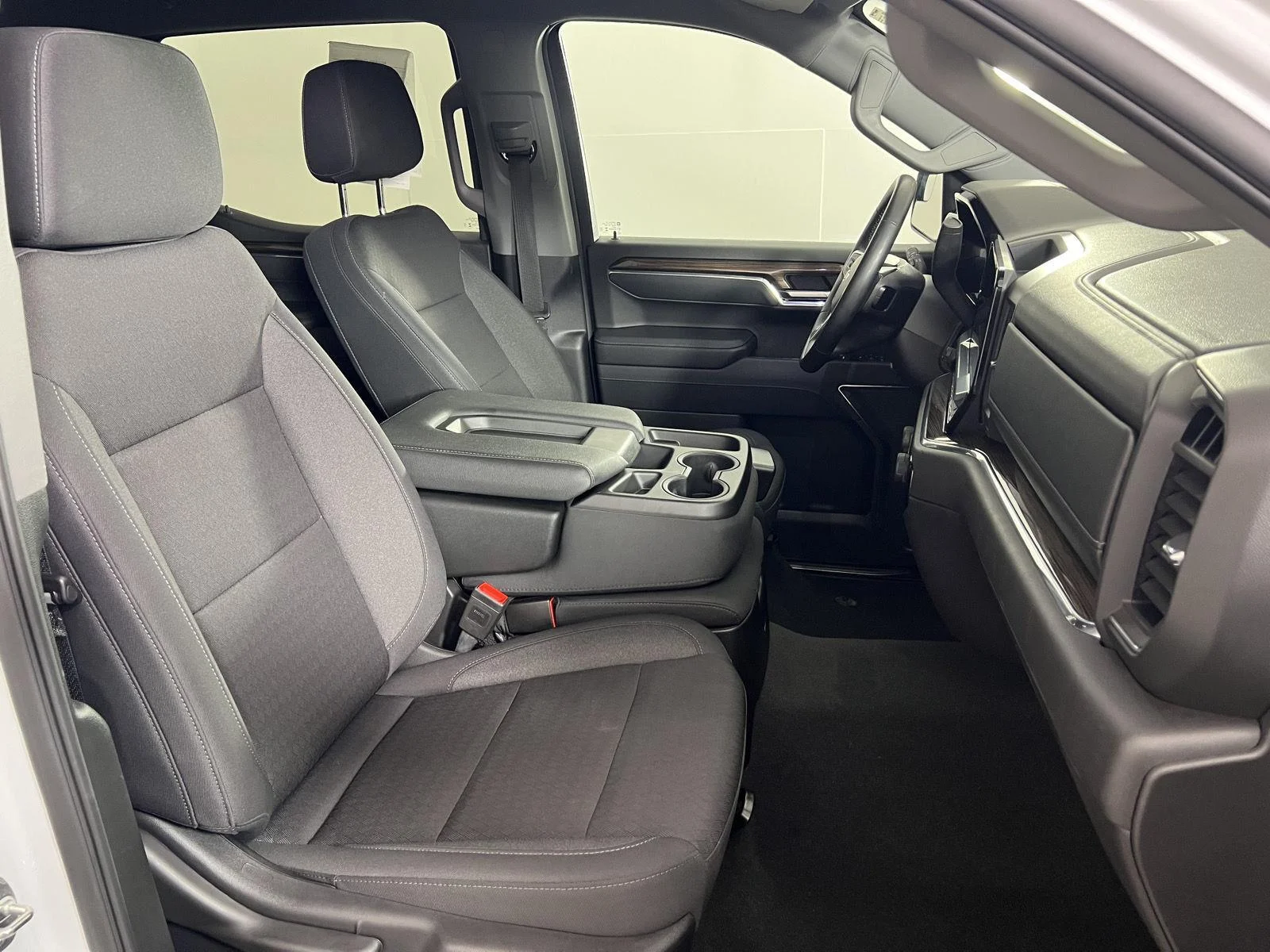 Used 2024 Summit White Chevrolet LT (2FL) image 22