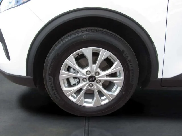 Used 2023 Oxford White Ford Active image 4