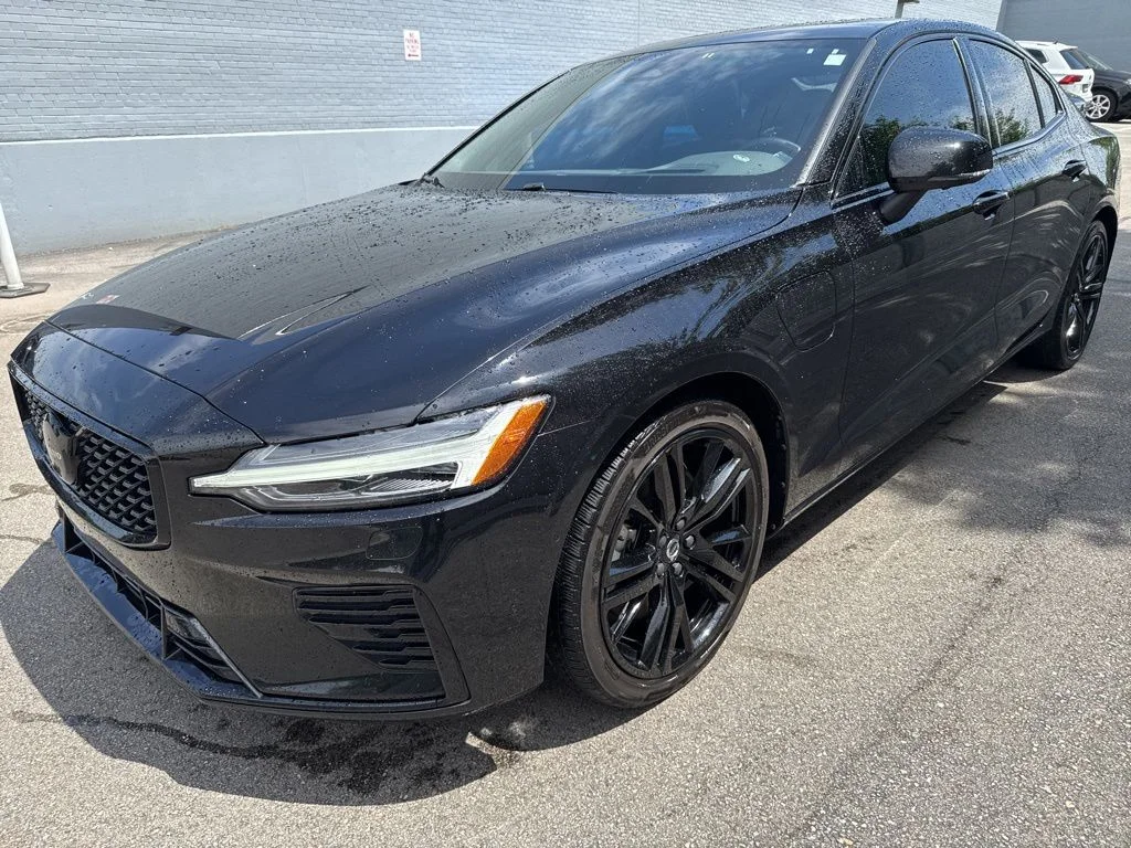 2023 Volvo S60's photo