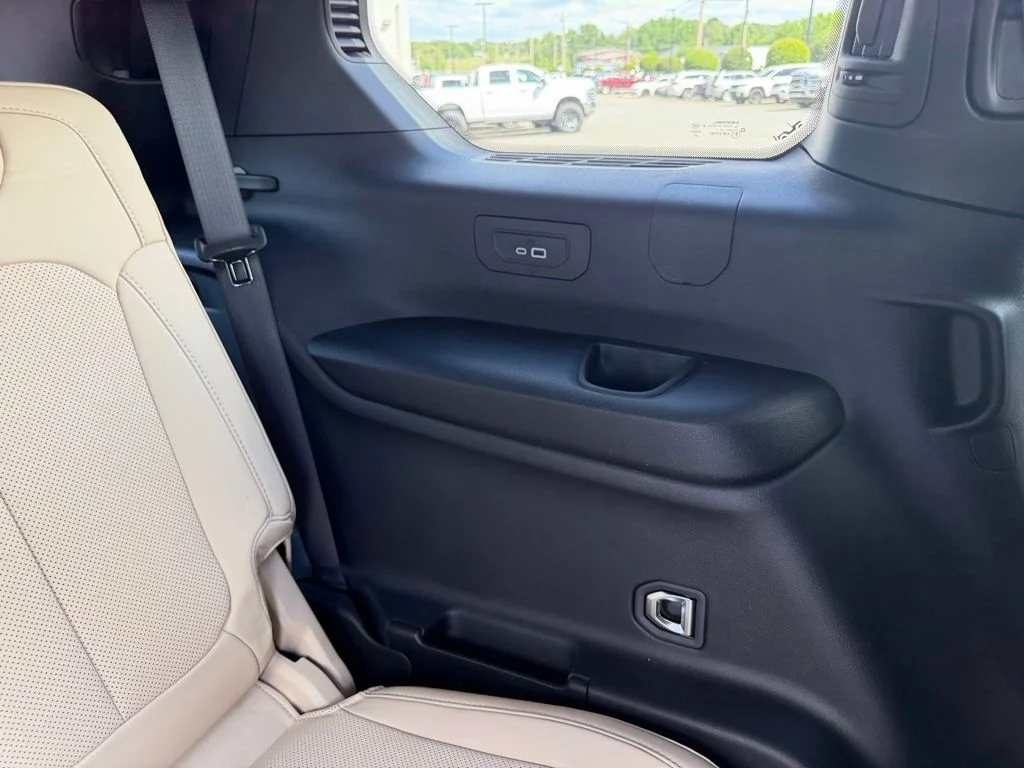 New 2026 White Jeep Limited image 40