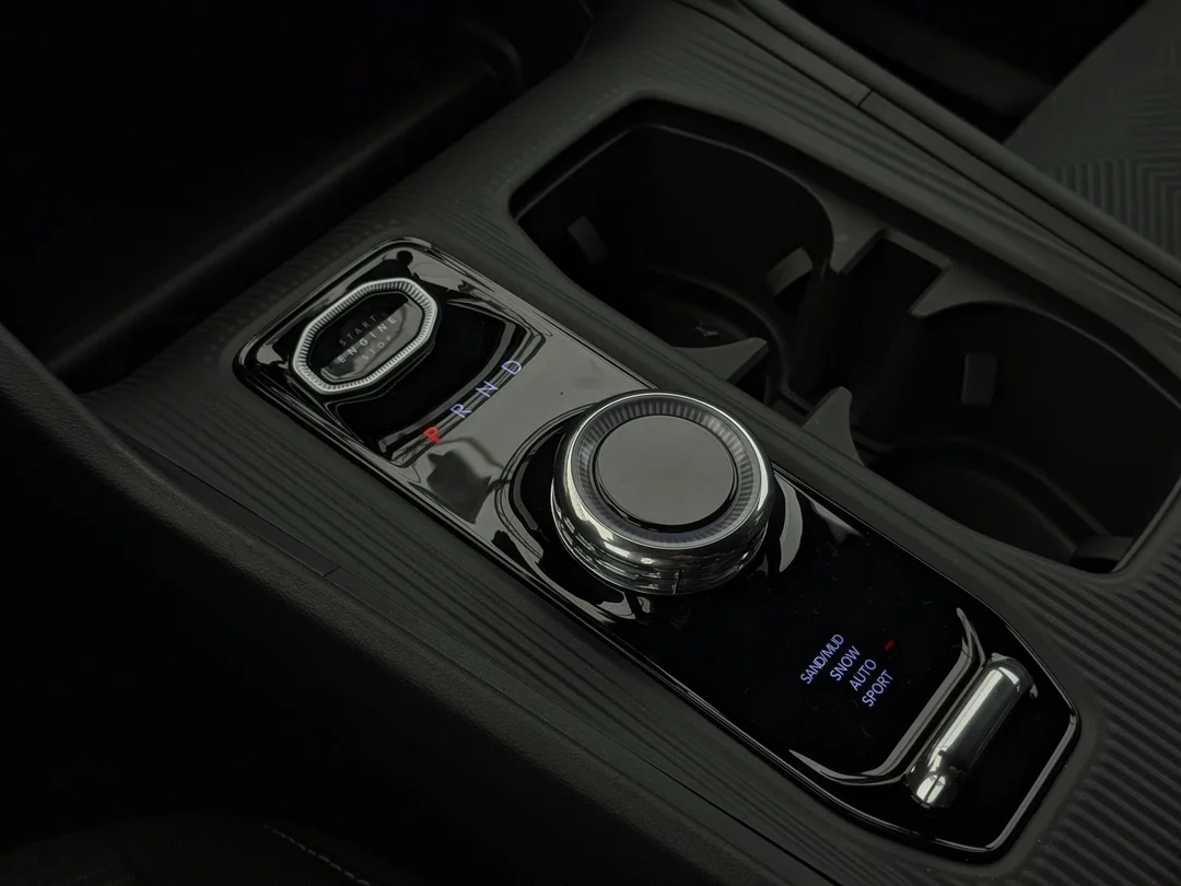 New 2026 Black Jeep Laredo - - 4x4 - 1.6L Turbo Hybrid - Adaptive Cruise - Blind Spot Detection & More! image 20