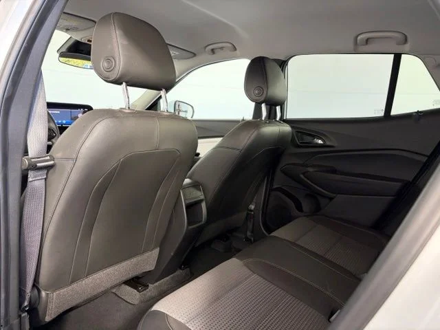 Used 2024 White Chevrolet LT image 35