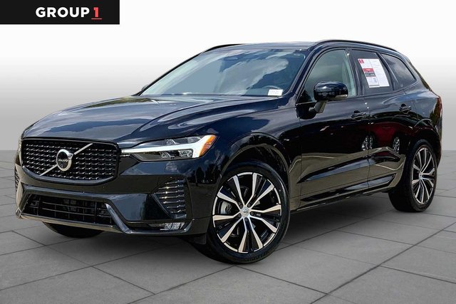 2024 Volvo XC60 Plus Dark Theme