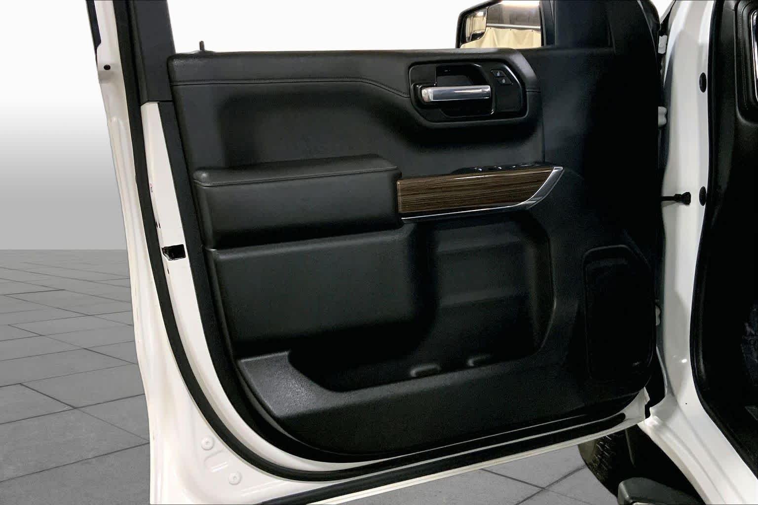 Used 2021 Summit White Chevrolet LT image 22
