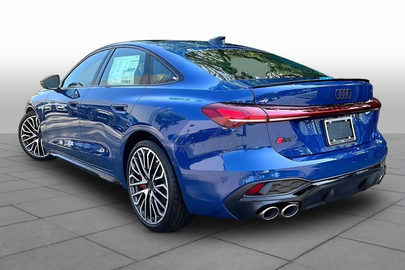 New 2026 Ascari Blue met Audi Premium Plus image 12