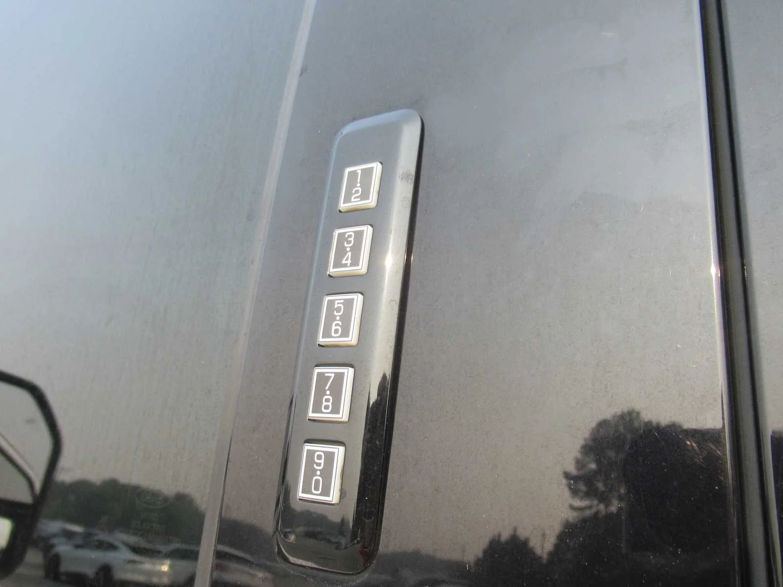 Used 2019 Oxford White Ford XLT image 25