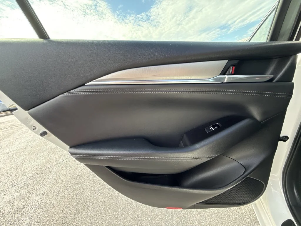 Used 2018 White Mazda Touring image 22