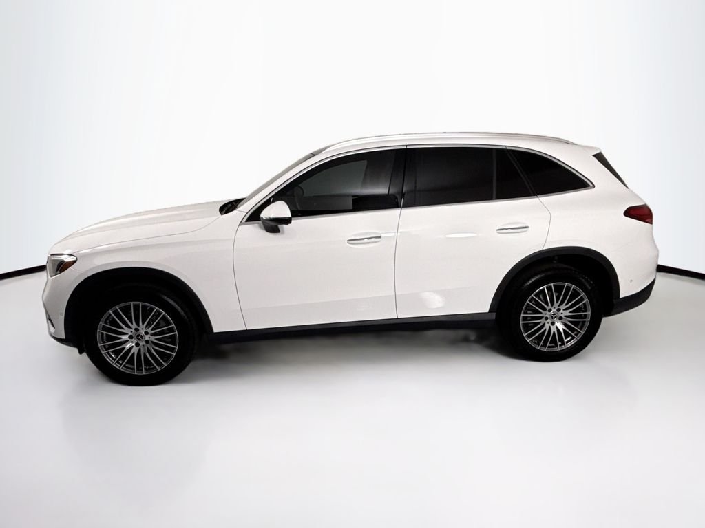 Used 2026  Mercedes-Benz GLC 300 image 8