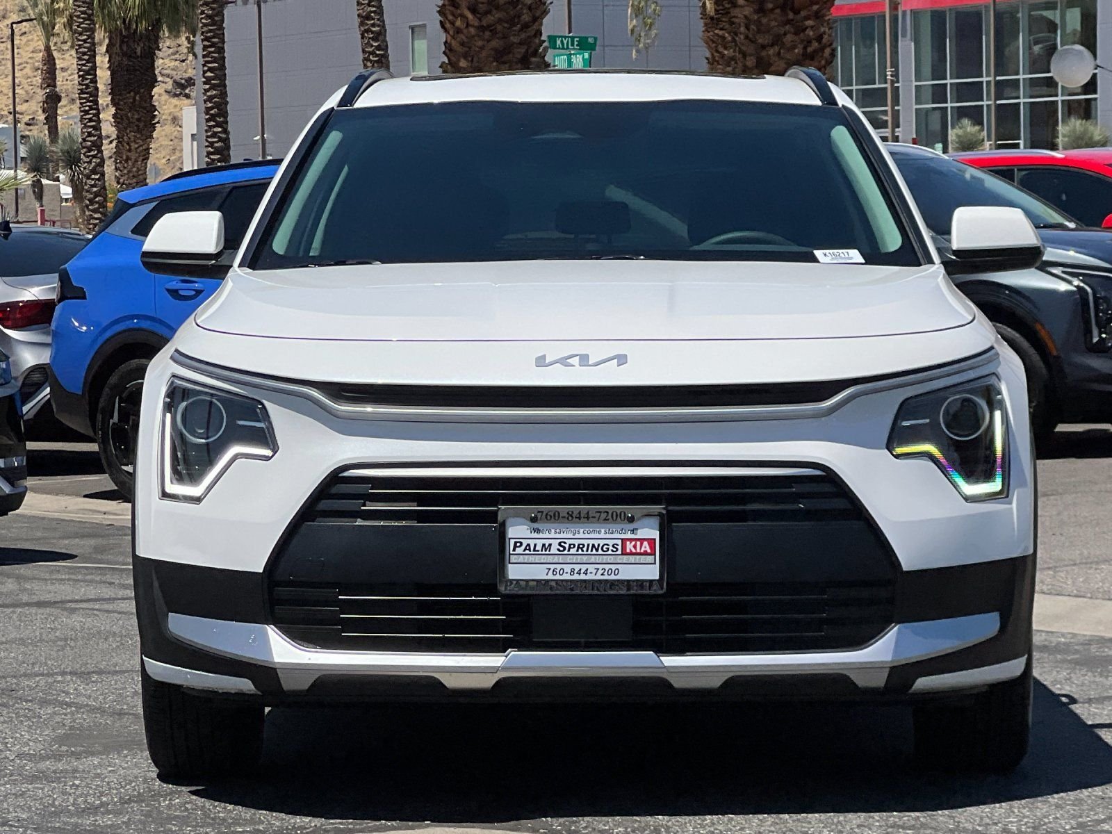 New 2026 Snow White Pearl Kia EX image 8