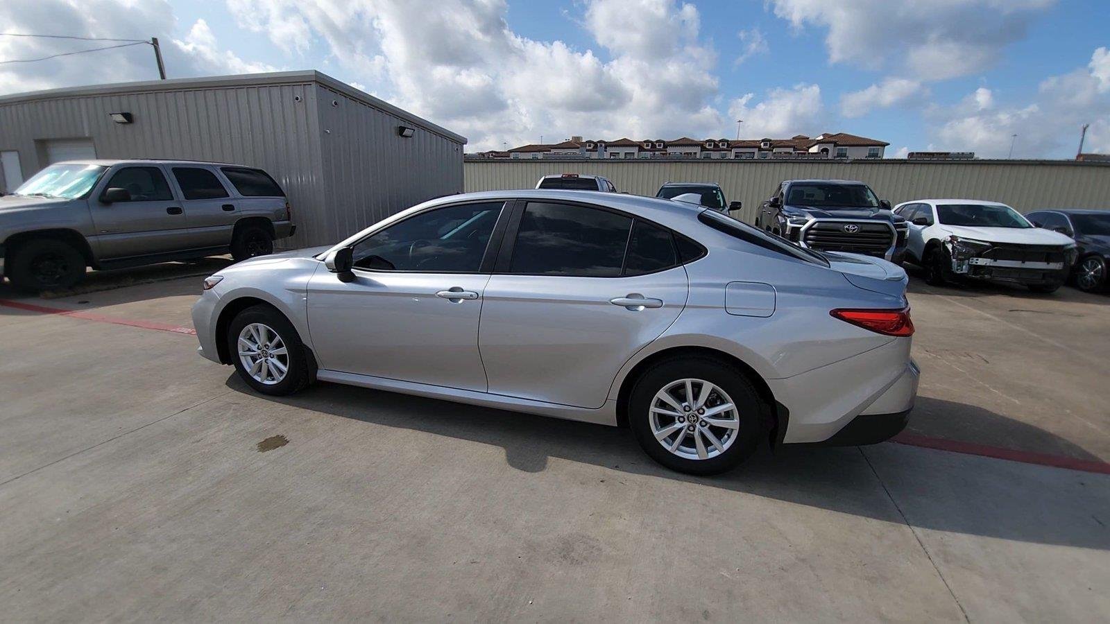 2025 Toyota Camry photo 6 of 34