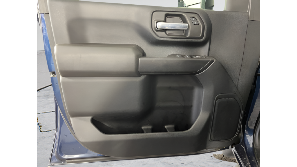 Used 2021 Blue Chevrolet Custom image 9