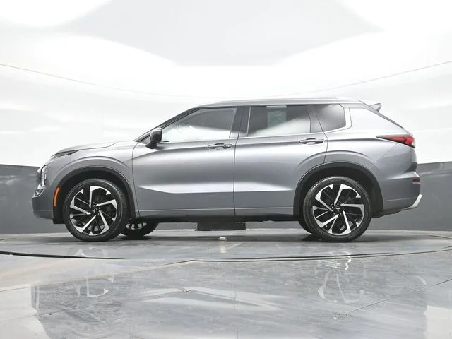 Used 2022  Mitsubishi SEL image 20
