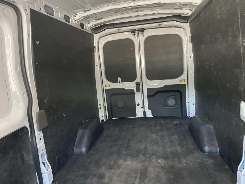 Used 2025 White Ford Base image 21