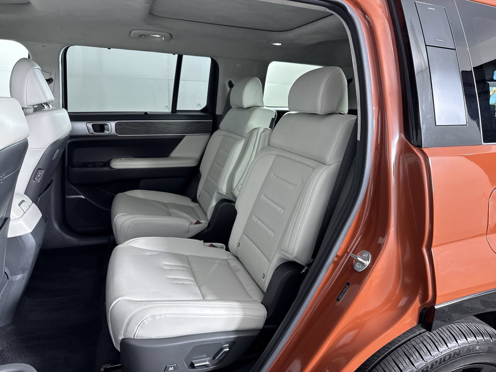 Used 2024 Terracotta Orange Hyundai Calligraphy image 23