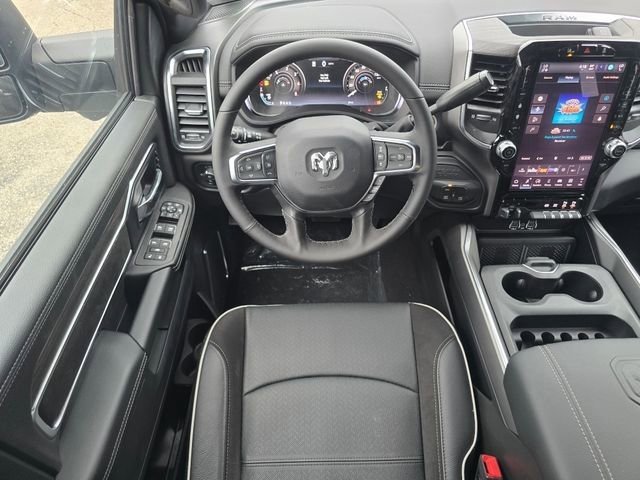 New 2026 Diamond Black Crystal Pearl-Coat Exterior Paint RAM Laramie image 4