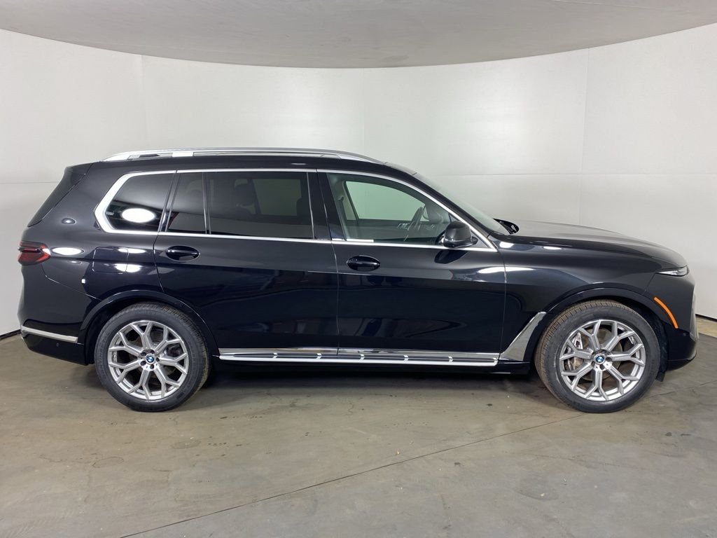 Used 2023 Black Sapphire Metallic BMW xDrive40i image 4
