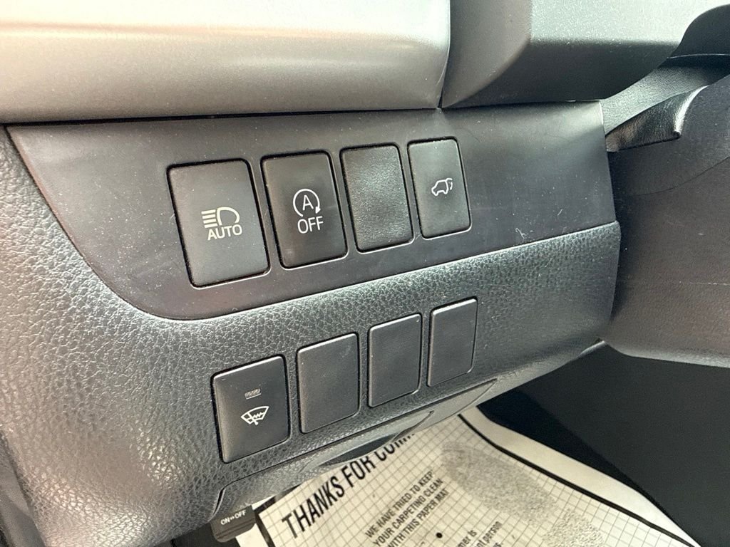 Used 2019 Silver Toyota XLE image 22