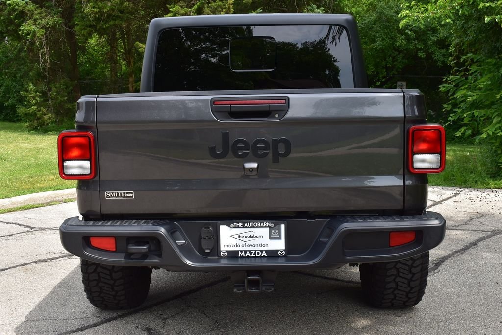 Used 2022 Crystal Metallic Jeep Sport image 25