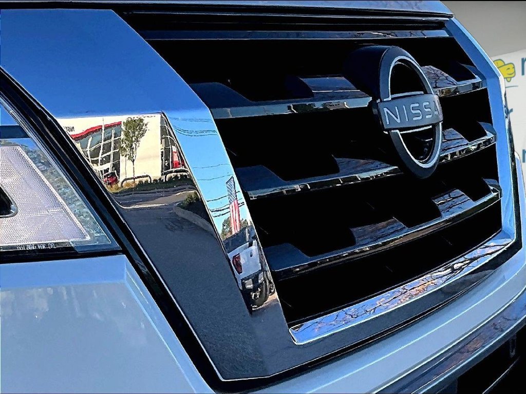 Certified Used 2022 White Nissan Platinum image 33