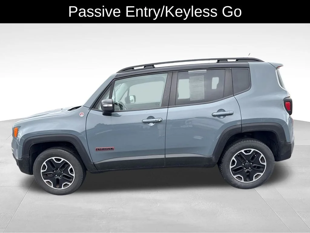 Used 2017 Gray Jeep Trailhawk image 6