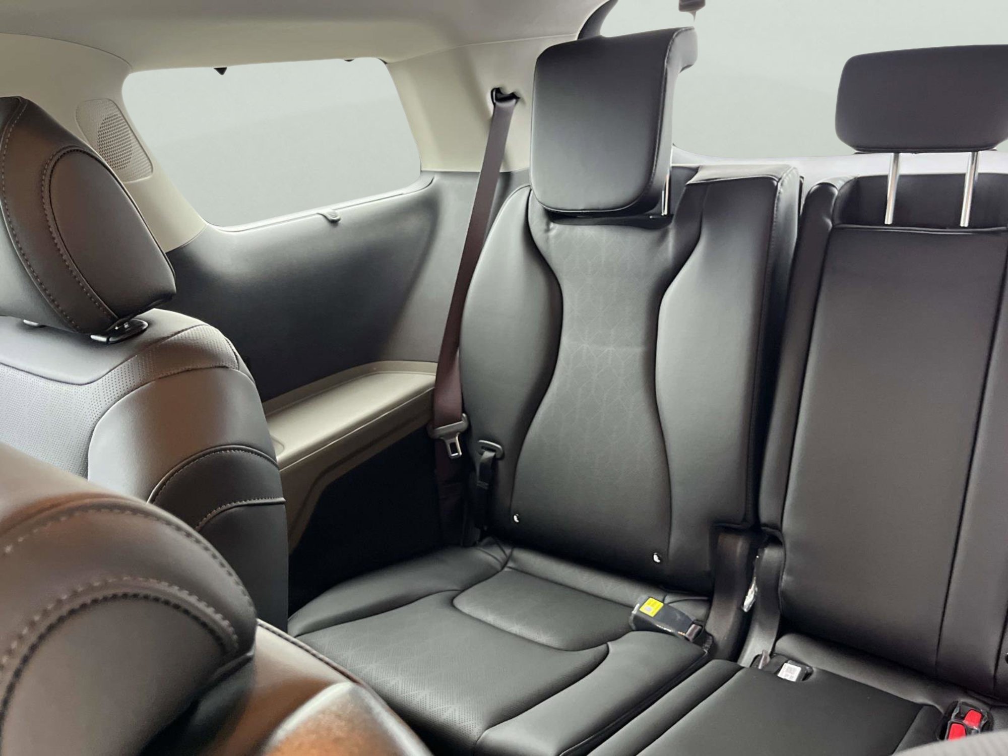 New 2026 Ivory Silver Kia EX image 24
