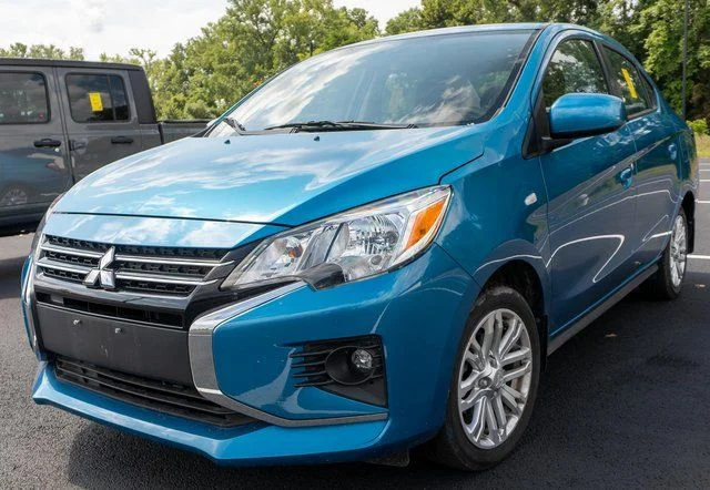 Used 2024 Blue Mitsubishi  image 1
