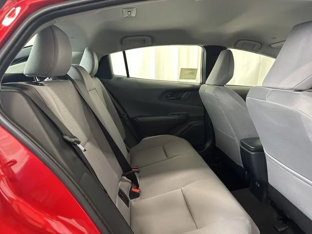 2026 Toyota Prius LE - Photo 18