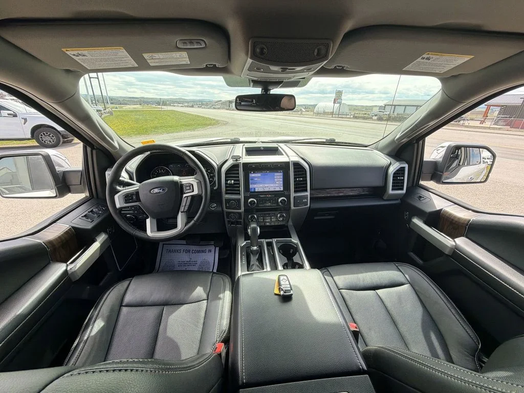 Used 2019 White Platinum Clearcoat Metallic Ford Lariat image 38