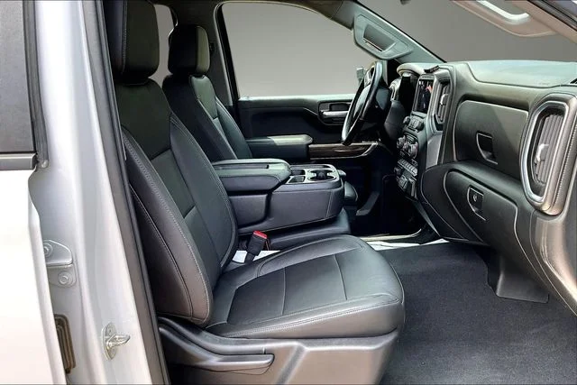 Used 2020 White Chevrolet LT image 29