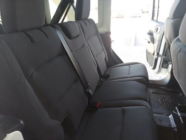 Used 2022 White Jeep Unlimited Sahara image 33