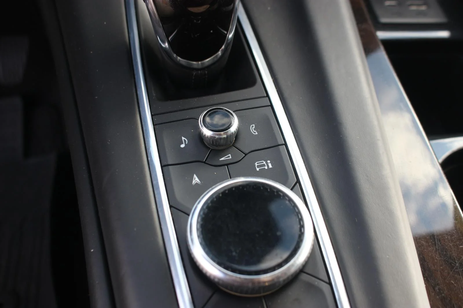 Used 2021 BLACK RAVEN Cadillac Sport Platinum image 24