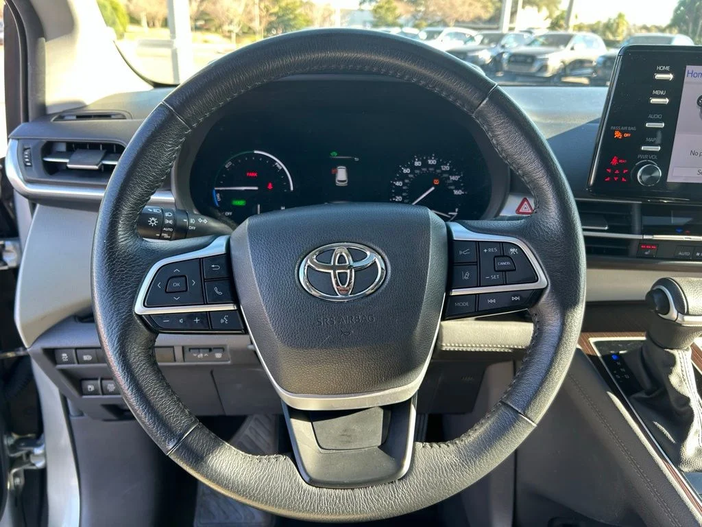 Used 2024 Silver Toyota XLE image 21