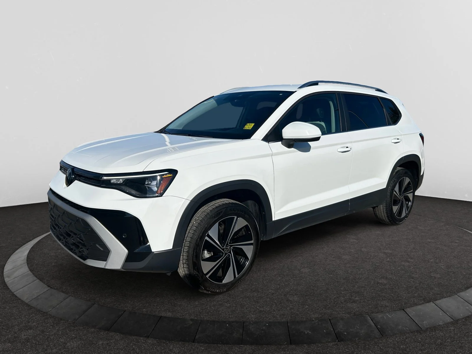 Used 2026 WHITE Volkswagen COMFORTLINE image 1