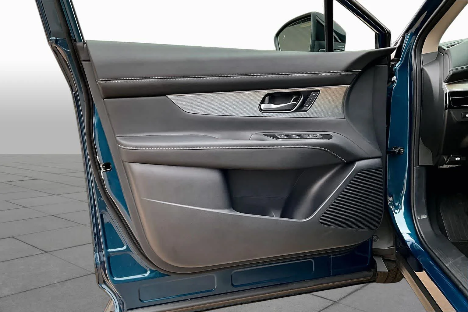 New 2026 Aurora Blue Pearl Metallic Nissan SL image 10