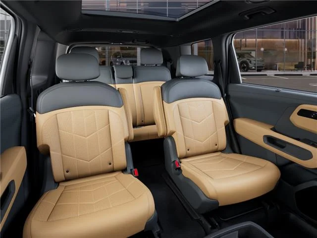 New 2027 Glacial White Pearl Kia X-Line SX image 16