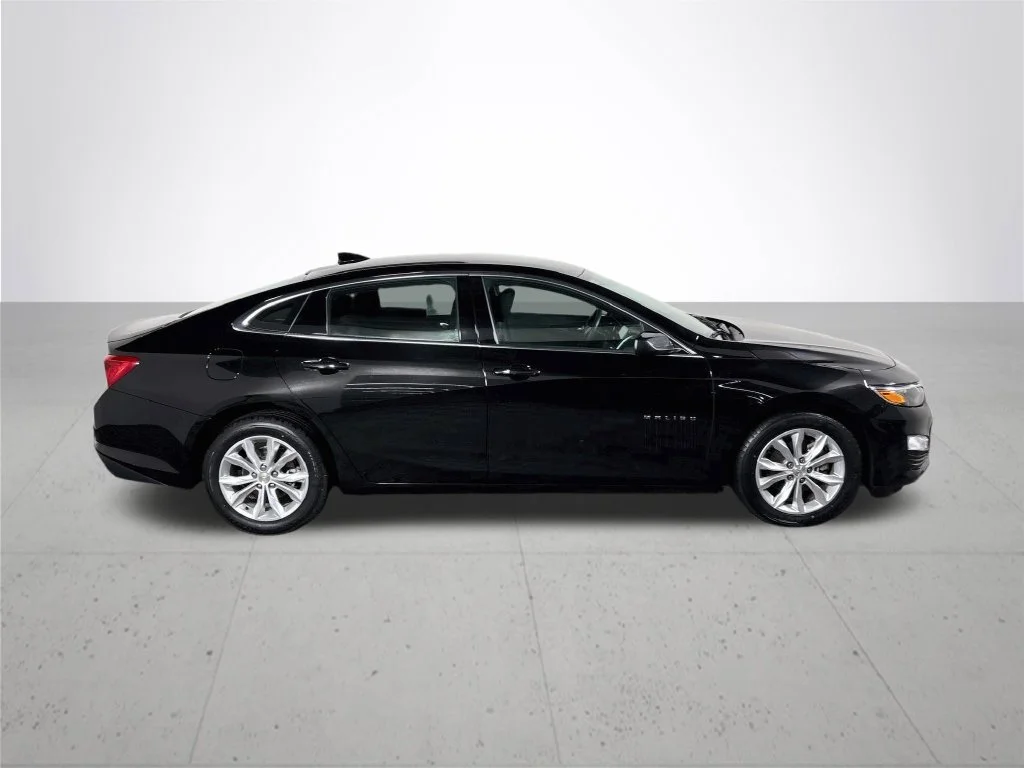 Used 2025 Black Chevrolet LT image 5