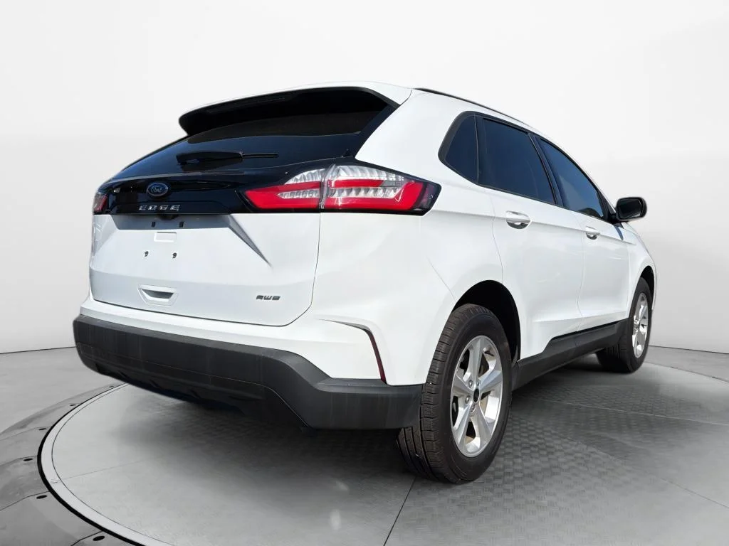 Certified Used 2024 Oxford White Ford SE image 8