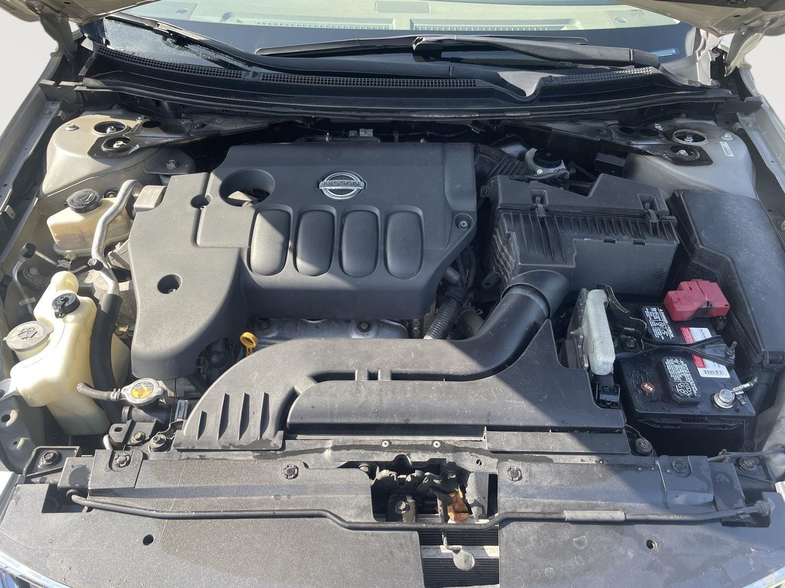 Used 2010 Sonoran Sand Metallic Nissan 2.5 SL image 9