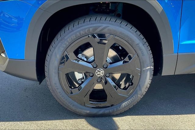 2025 Volkswagen Taos SE Black - Photo 14