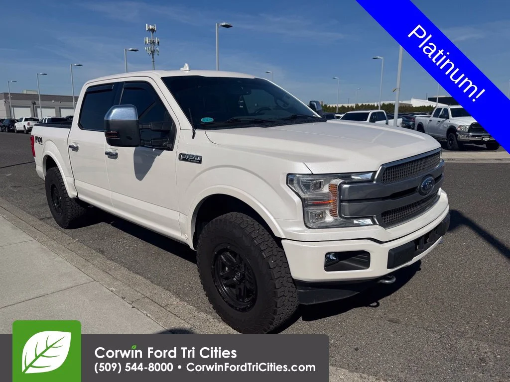 Used 2018 White Platinum Tri-Coat Metallic Ford Platinum image 3