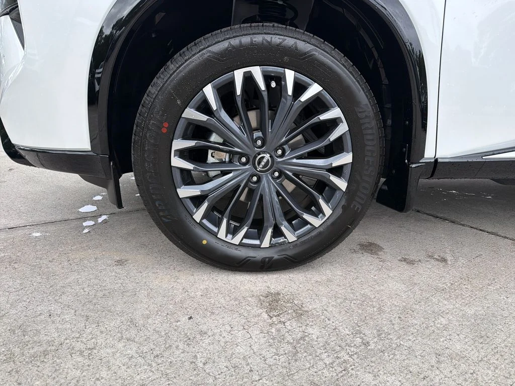 New 2026 Everest White Pearl TriCoat / Super Black Two-tone Nissan Platinum image 11