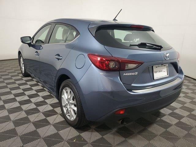 Used 2016 Blue Reflex Mica Mazda i Sport image 6