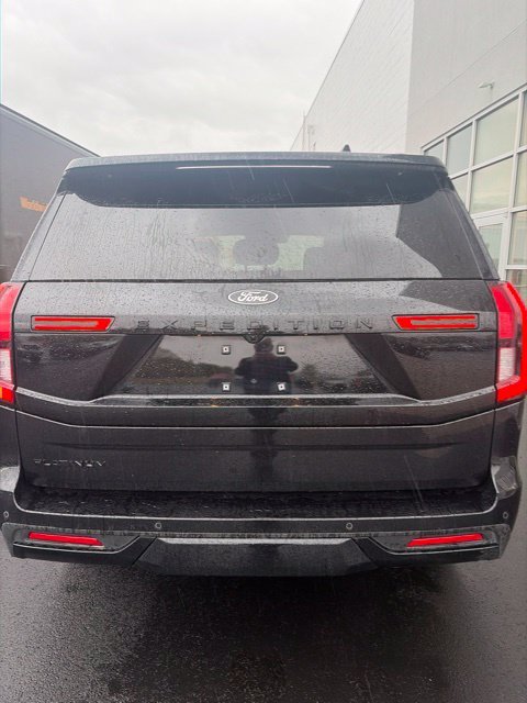 Used 2025 Agate Black Metallic Ford Platinum image 12