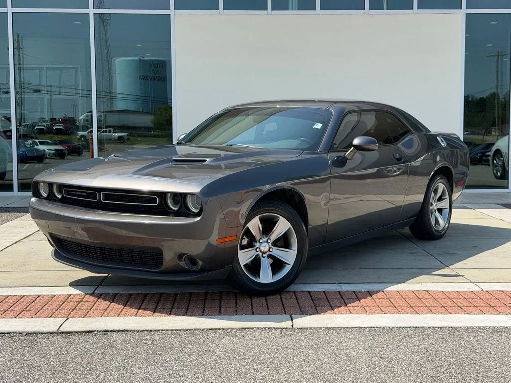 2019 Dodge Challenger SXT Auto's photo
