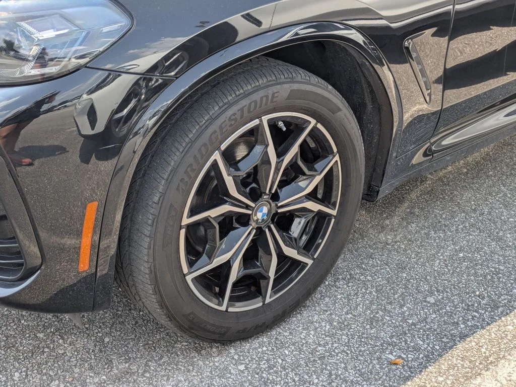 Used 2023 Black BMW sDrive30i image 5