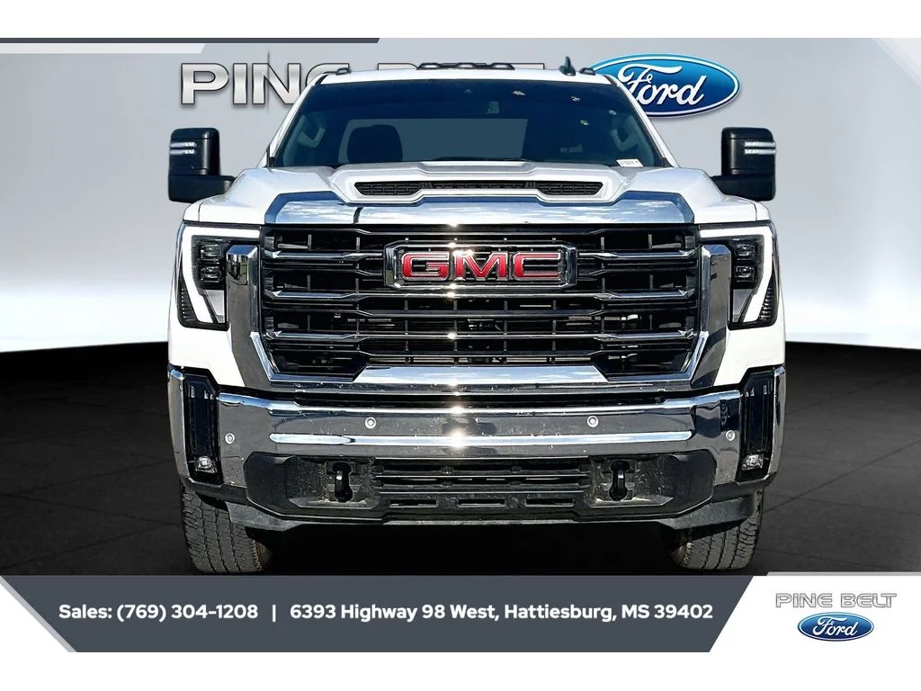 Certified Used 2025 Summit White GMC SLE image 3
